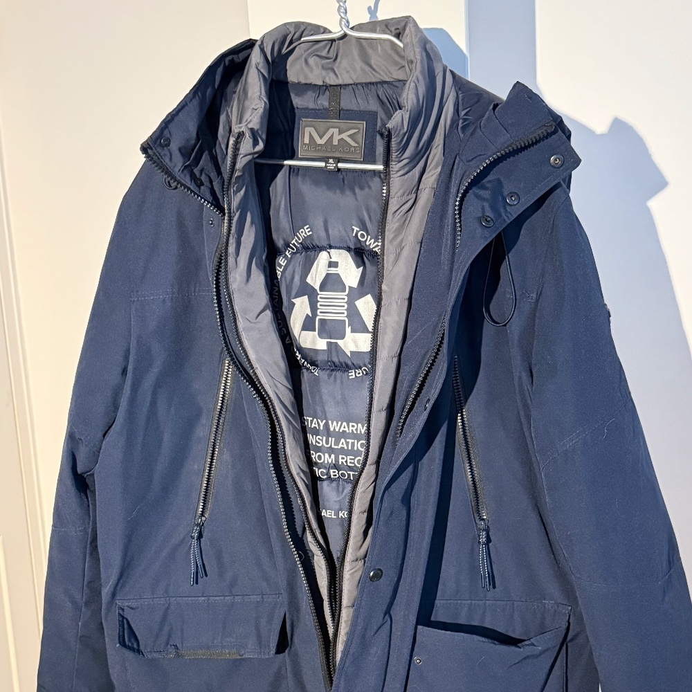 MICHAEL KORS Men's Heavy Duty XL Blue Winter Coat, with hood and double zipper.